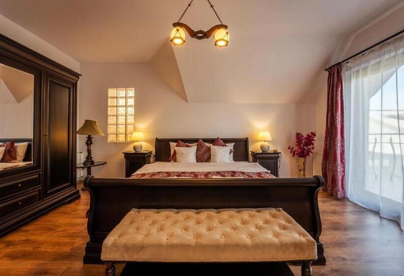 Номер Deluxe с Балконом, Flora Luxury House