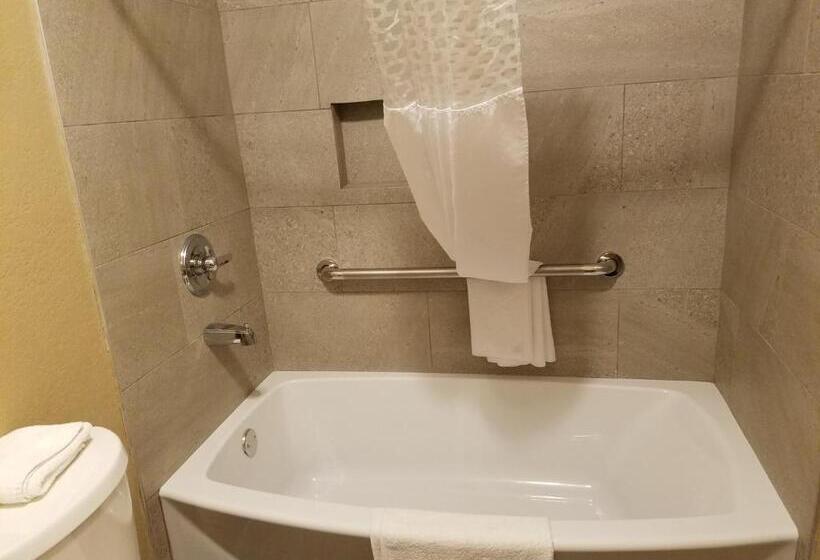 Номер Deluxe Кровать Кинг, Budget Inn