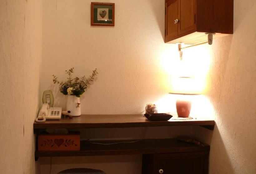 Номер Стандарт Трехместный, Country Inn Mori No Gorilla
