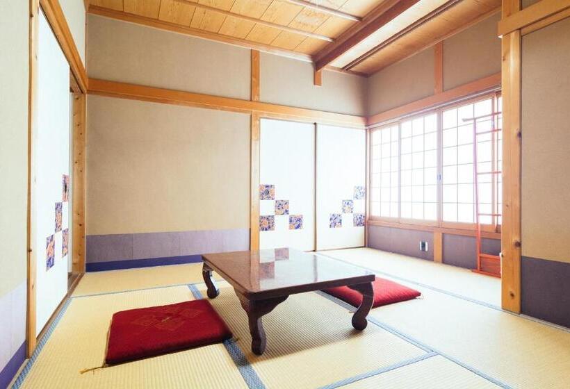 Номер Economy с общей ванной комнатой, 高野山 宿坊 増福院  Koyasan Shukubo Zofukuin