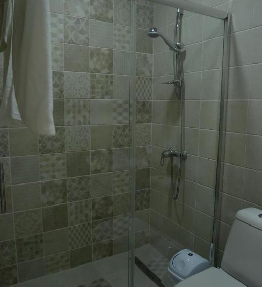 اتاق خانوادگی, Guest House Gantiadi