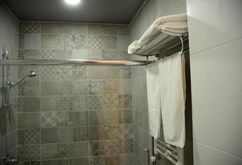 اتاق استاندارد, Guest House Gantiadi