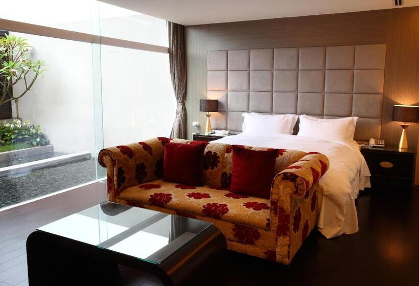 اتاق لوکس, Elan Motel
