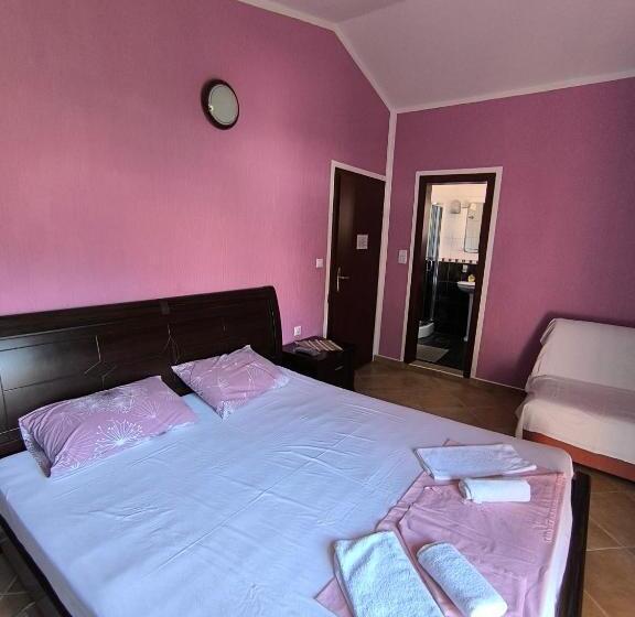 اتاق لوکس با بالکن, Guesthouse Lautasevic