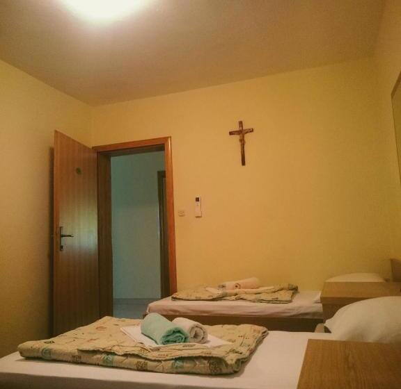 اتاق استاندارد سه نفره, Guesthouse Tatjana