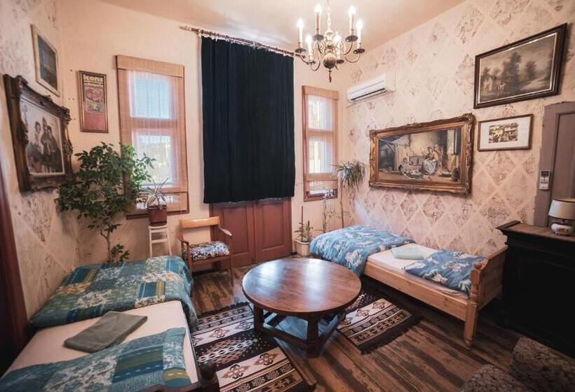 اتاق استاندارد با سرویس بهداشتی مشترک, Guest House Malkia Inter