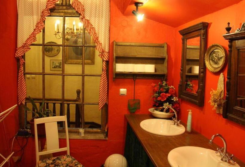اتاق استاندارد با سرویس بهداشتی مشترک, Guest House Malkia Inter