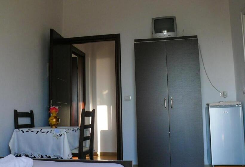 اتاق استاندارد چهارنفره با بالکن, Xuxi Apartments