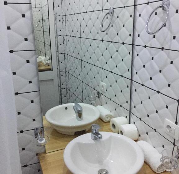 اتاق سه نفره سوپریور با چشم‌انداز دریا, Xuxi Apartments