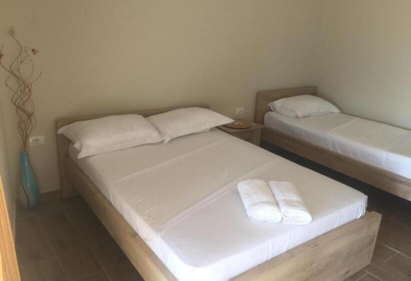 اتاق سه نفره سوپریور با چشم‌انداز دریا, Xuxi Apartments