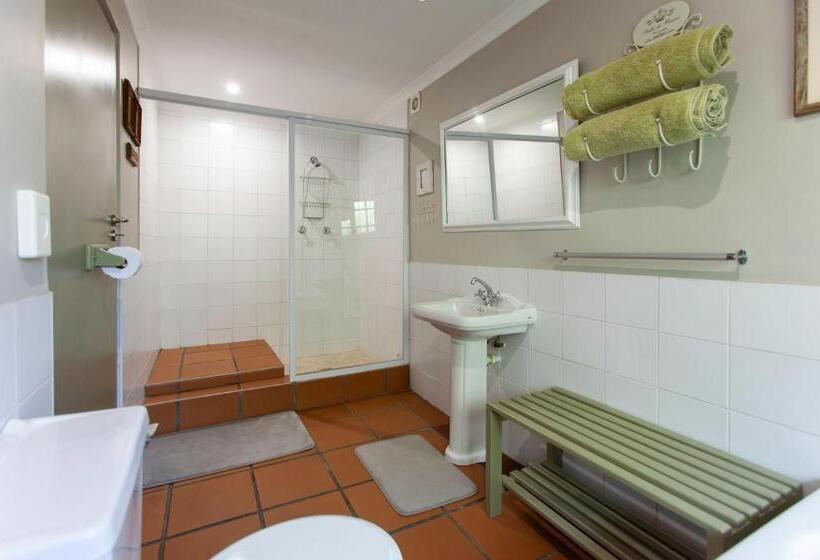 Семейный Номер, Summerhill Guest Farm