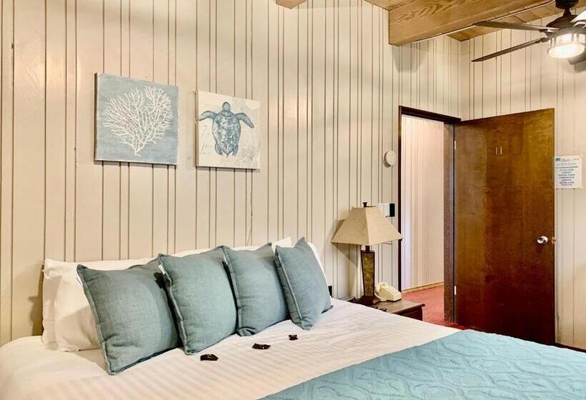 Семейный Номер, Breakers Boutique Inn