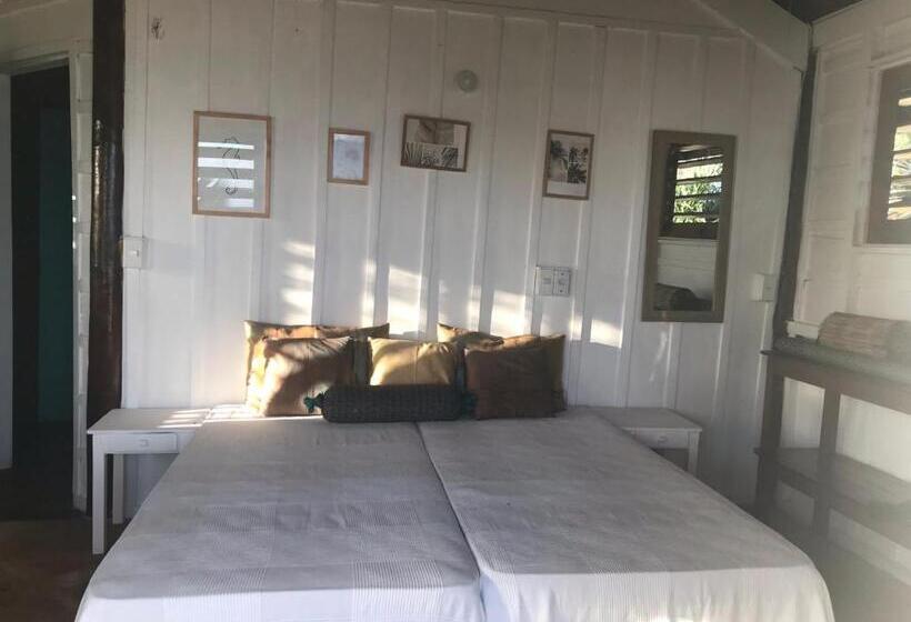 Семейное Бунгало, The Spot   Beachfront Sports Pousada
