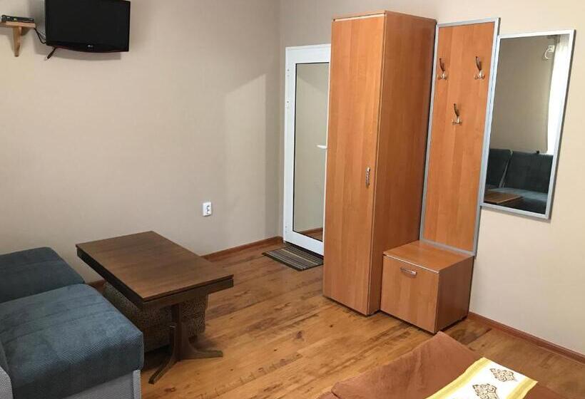 家庭间, Guesthouse Elena