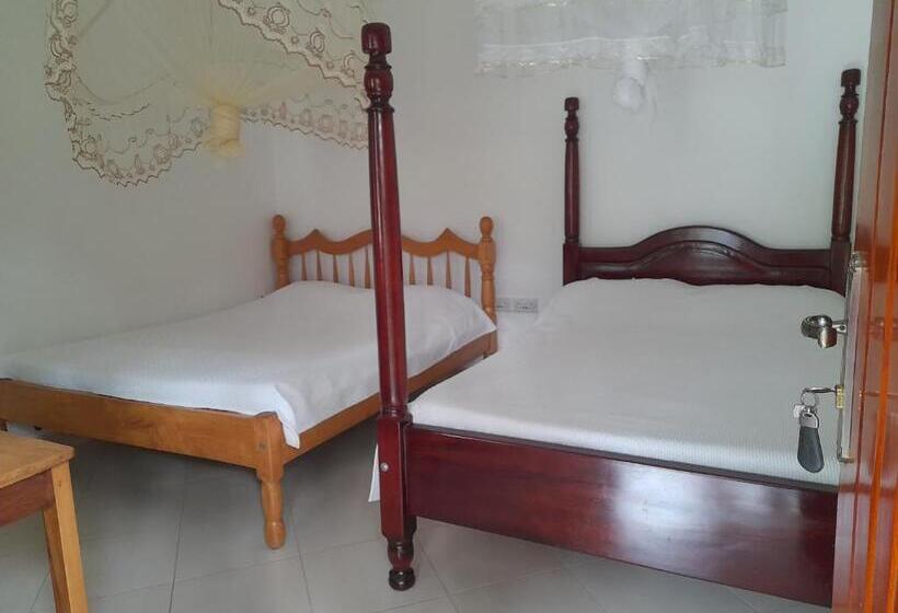 اتاق استاندارد, Maasai Villa Backpackers Home
