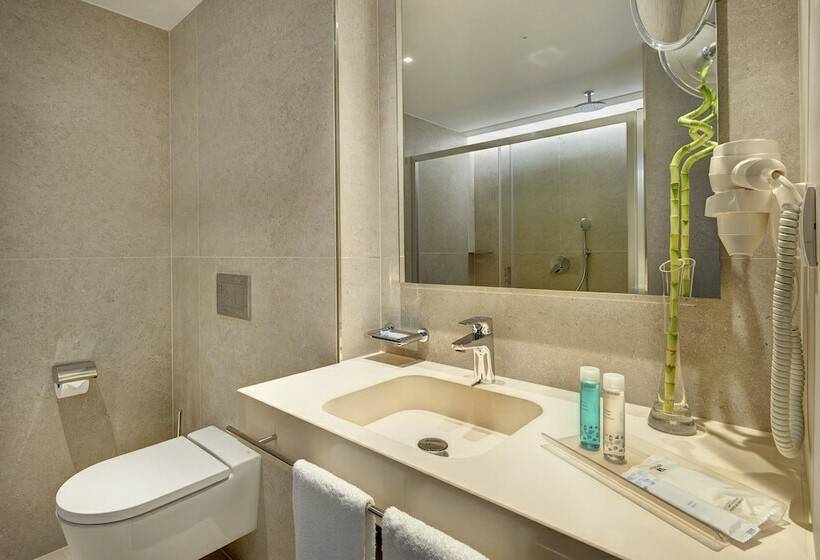 Номер Стандарт Вид на Бассейн, Hipotels Bahia Cala Millor - Adults Only