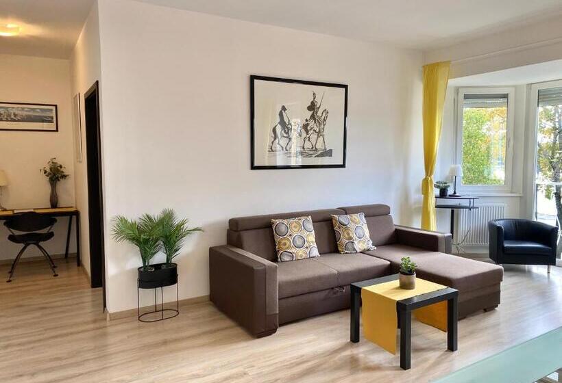 Апартаменты 2 Спальни, Bellevue Vendégház 2