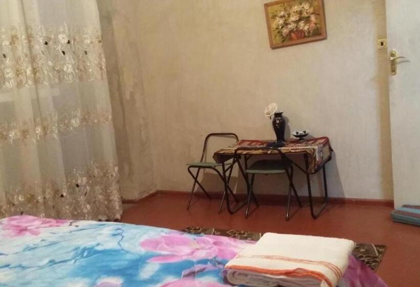 اتاق استاندارد, Shushan Guest House