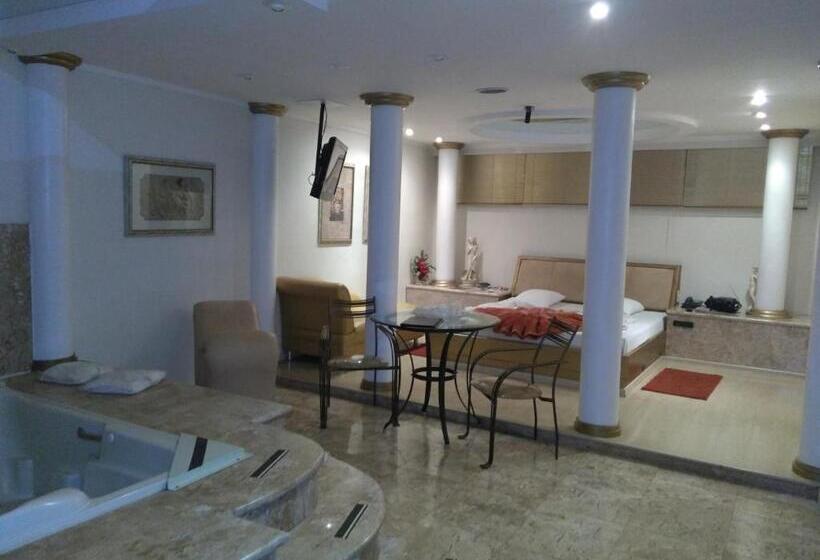 Люкс, Heru's Motel