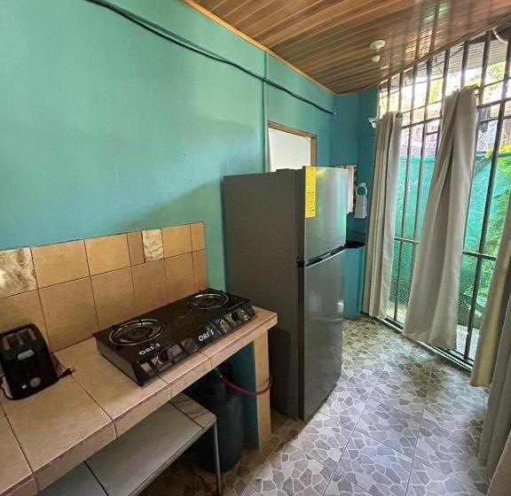 Студия Стандарт, Blue Morpho House B&b