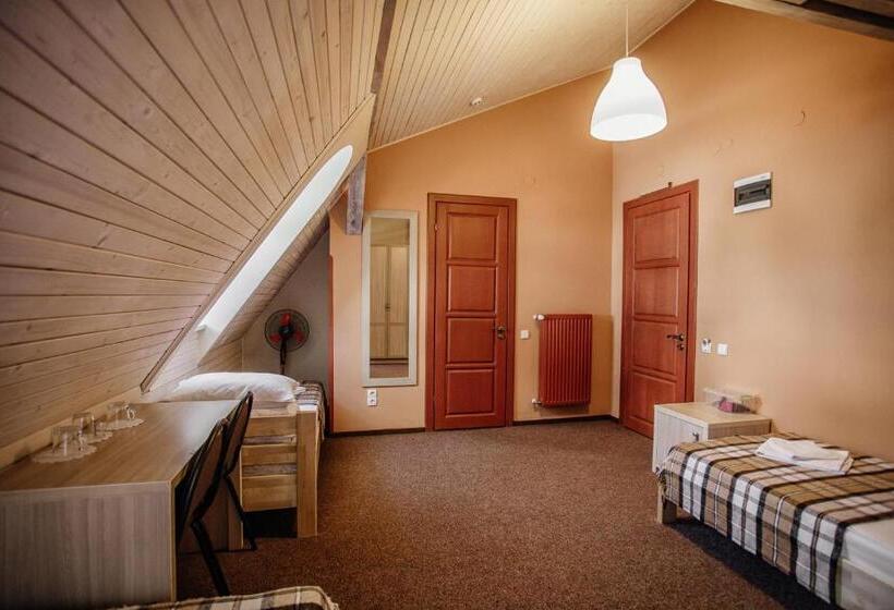 Economy Triple Room, Guest House Arkhistratyg