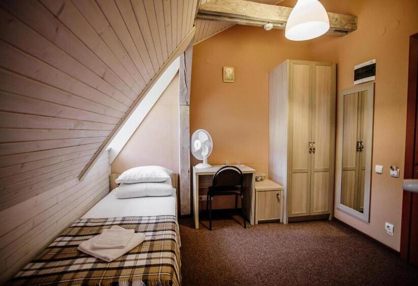 اتاق اکونومی, Guest House Arkhistratyg