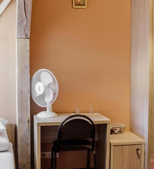اتاق اکونومی, Guest House Arkhistratyg