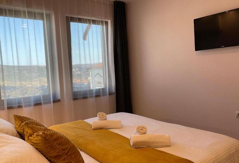 سوییت جونیور, Guest Rooms Tsarevets