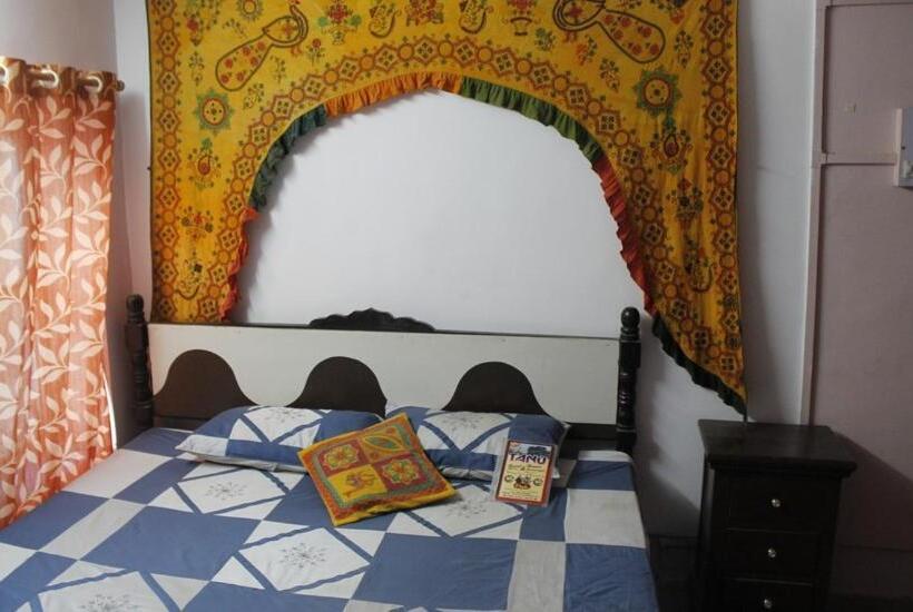 디럭스 룸, Tanu S Homestay