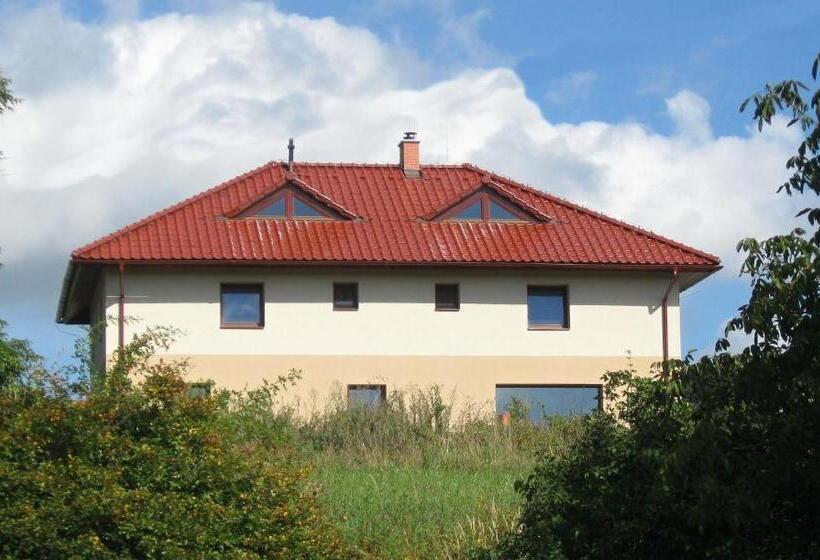 ویلای 1 خوابه, Penzion Bez Modrého Páva