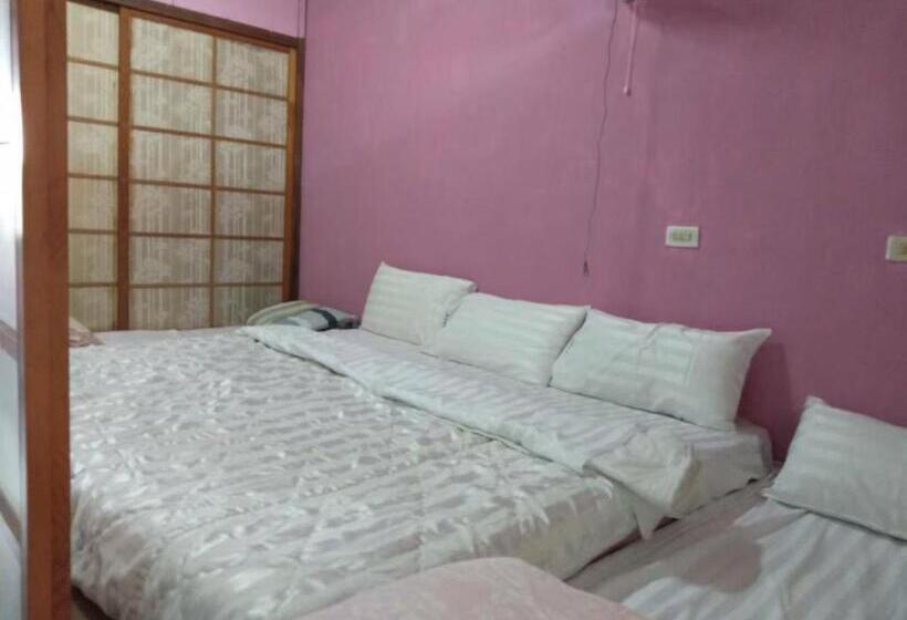 بنگله خانوادگی, Hi Young Castle