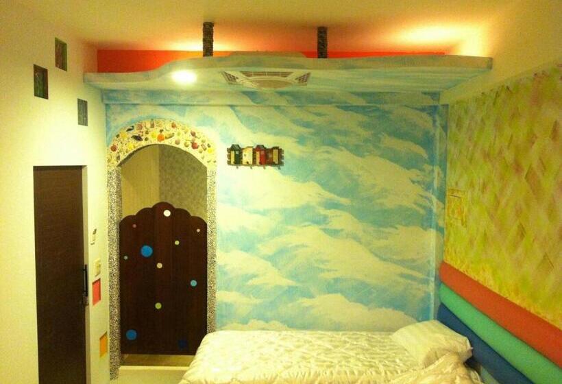 اتاق خانوادگی, Hi Young Castle