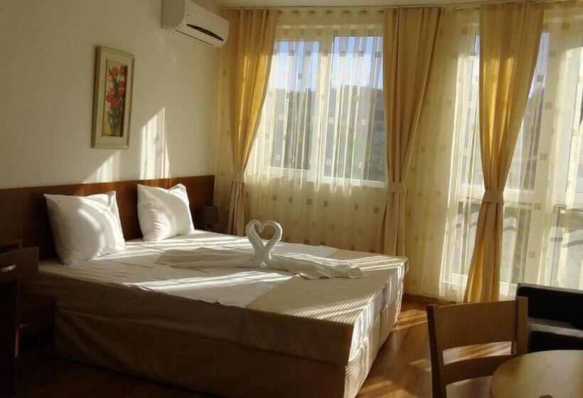 Escritório Estándar, Stephanovy Guest House