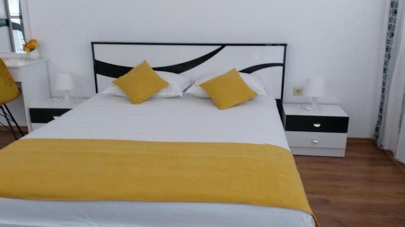 발코니 디럭스 룸, Stephanovy Guest House