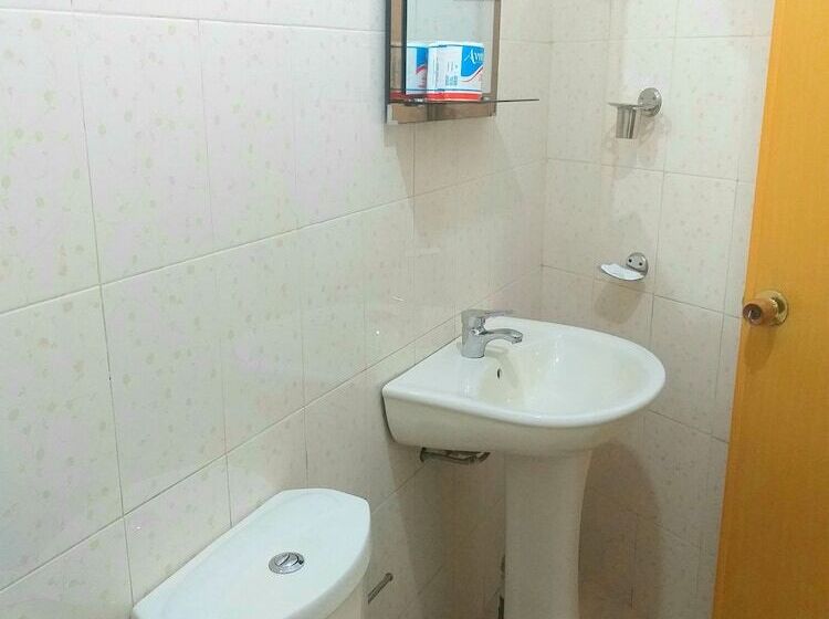 标准间, 59b Rest Inn Ella