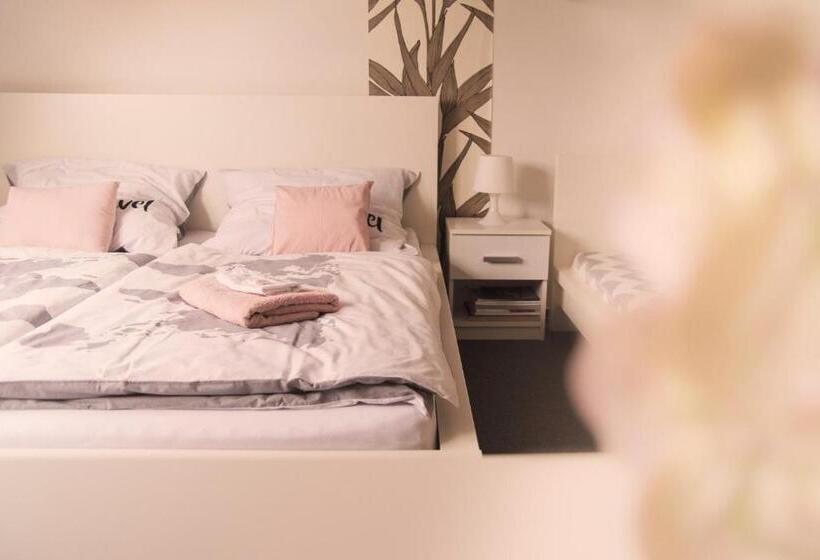 Номер Стандарт Трехместный, Guesthouse Zlatý Hrozen