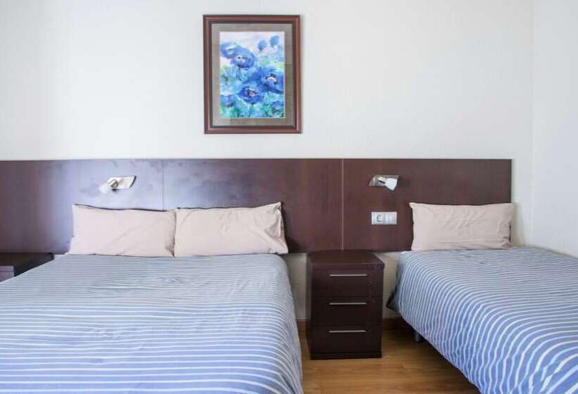 اتاق استاندارد سه نفره, Hostal Cal Forner