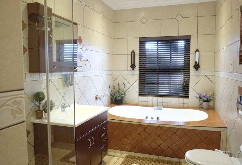 이그제큐티브 스위트, Waterkloof Guest House