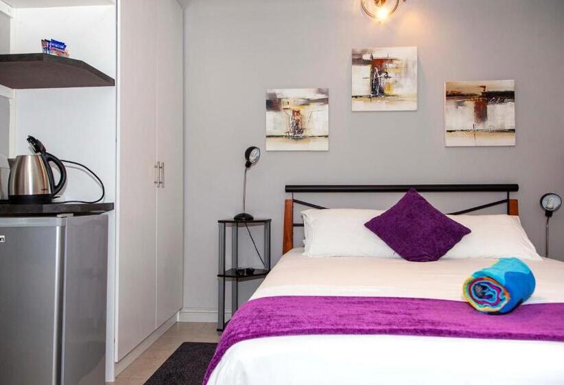 스탠다드 스튜디오, D Urbanmist Self Catering Guest House