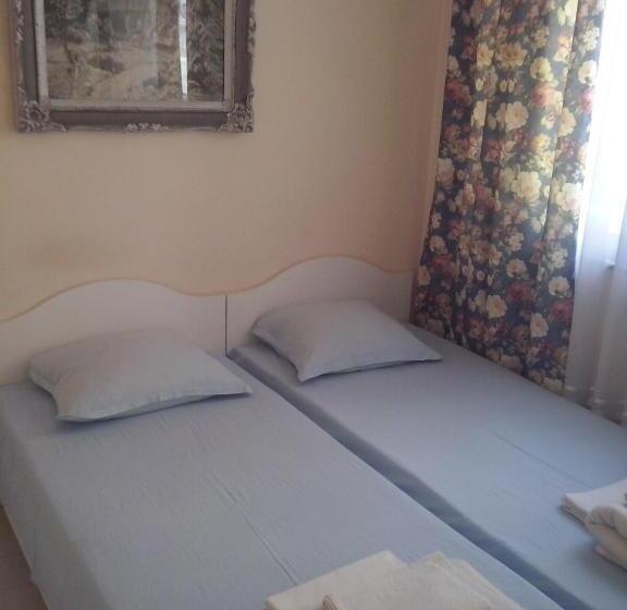 Номер Стандарт с Балконом, Guest House Preslav