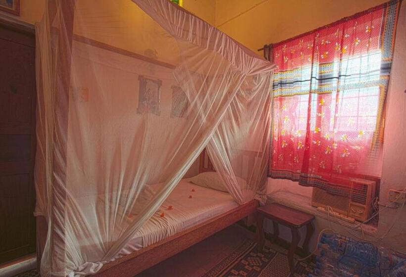 اتاق استاندارد یک نفره, Malindi Guest House