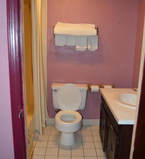 חדר סטנדרט עם מיטת קינג, Budget Inn Richlands Claypool Hill