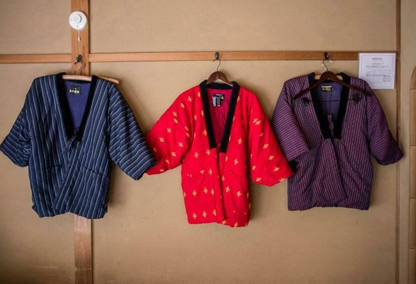 Quarto Estandar Banheiro Compartilhado, 88 House Hiroshima