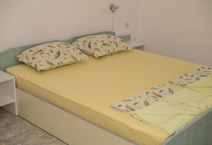 Номер Стандарт с Террасой, Eleonor Guest House