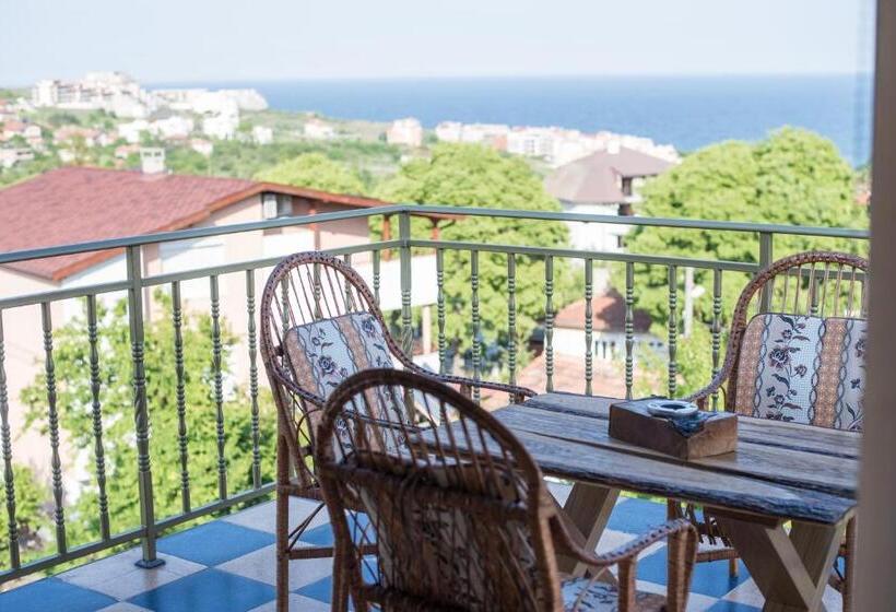 Апартаменты 1 Спальня с Террасой, Eleonor Guest House