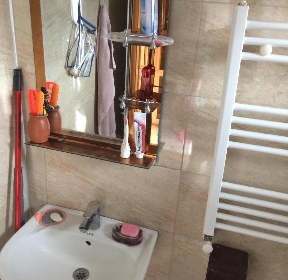 اتاق استاندارد با چشم‌انداز باغ, Giorgi's Homestay