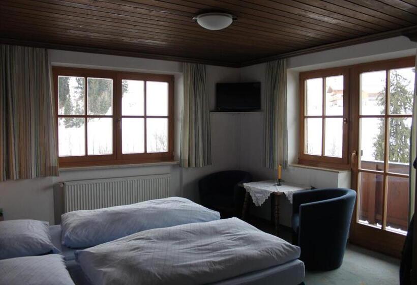 Quarto Estandar com Sacada, Gästehaus Trude Waltl