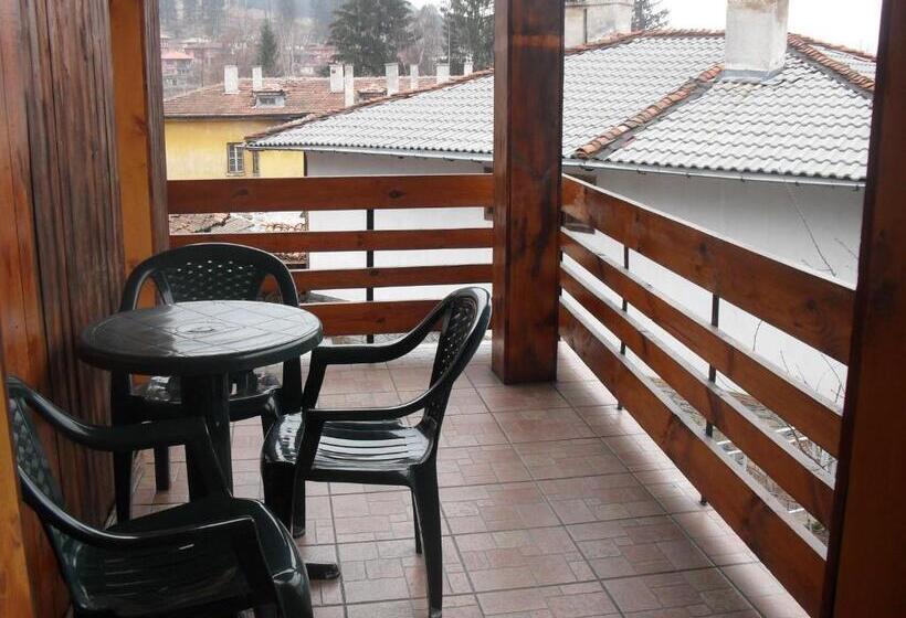 Номер Стандарт с Балконом, Guest House Terziiski