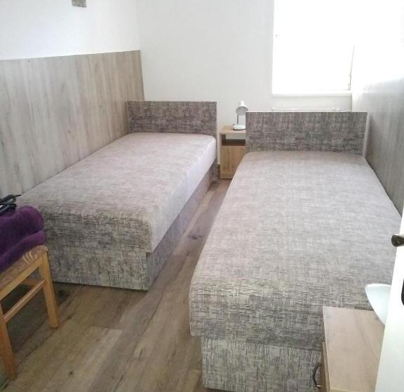 带共用浴室的标准房间, Budai Vám Apartmanház