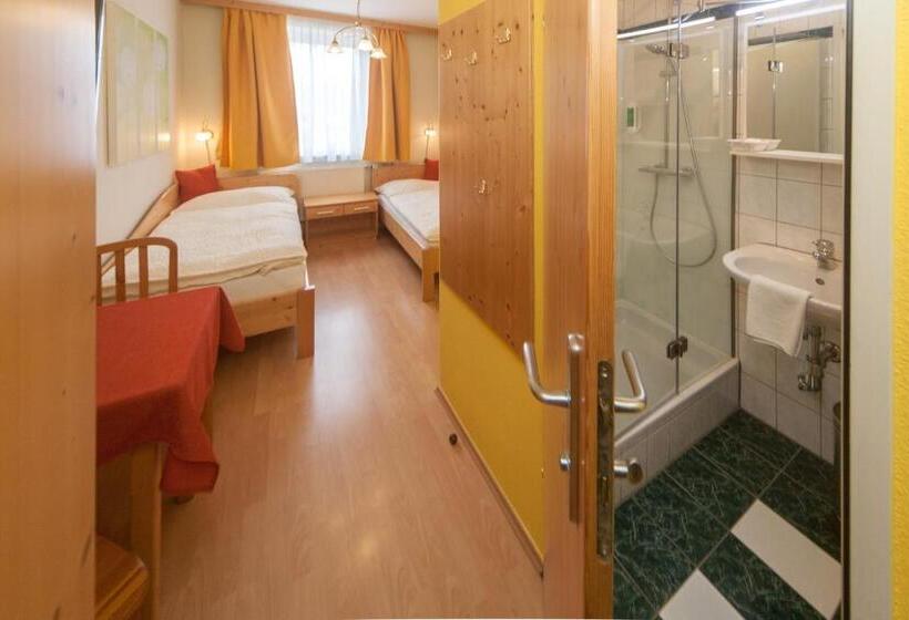 Семейный Номер, Pension & Reitstall Inghofer